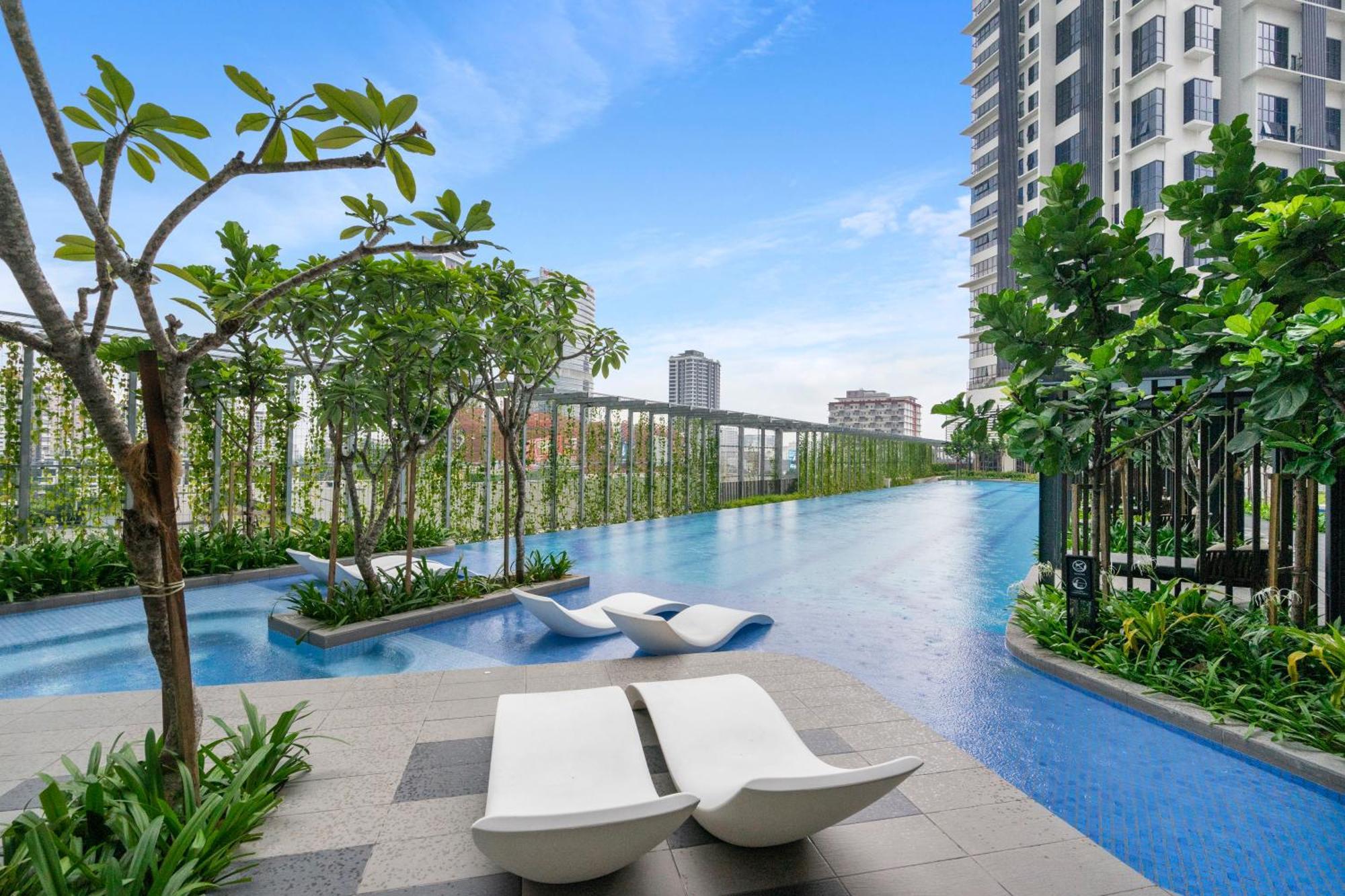 Highpark Suites At Petaling Jaya, Kelana Jaya By Plush エクステリア 写真
